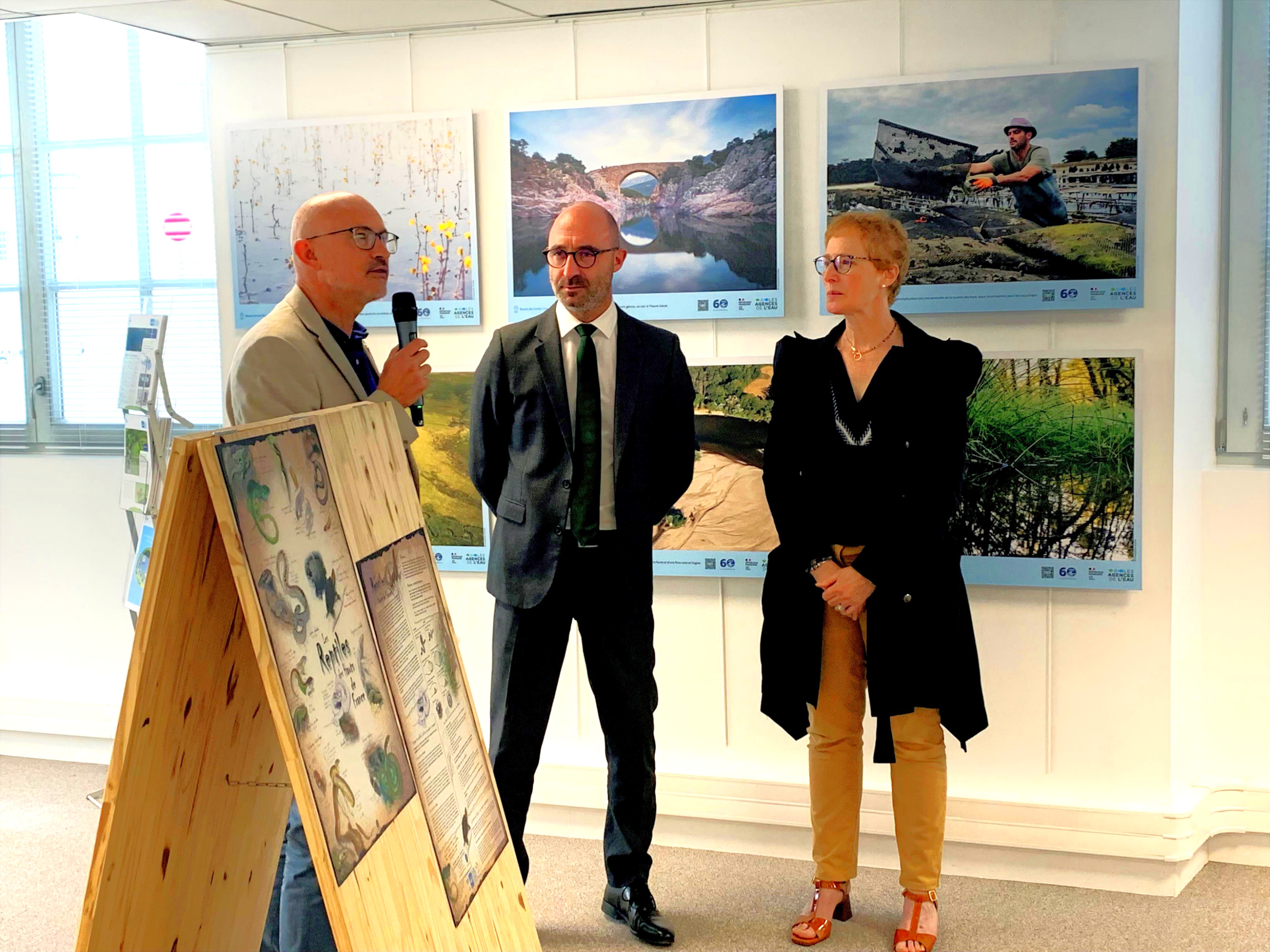 Inaugurée en présence de Pascale Mercier, Directrice territoriale Vallées d'Oise de l'agence de l'eau, de M. Olivier Paccaud, sénateur de l'Oise, et d'Olivier Leca, vice-président du Conseil Régional des Hauts-de-France , conseiller municipal et communautaire de Compiègne, l'exposition "L'eau, sources de vies" est visible à la maison du canal du 3 septembre jusqu'au 30 septembre 2025, du mardi au samedi de 10h à 12h30 et de 13h30