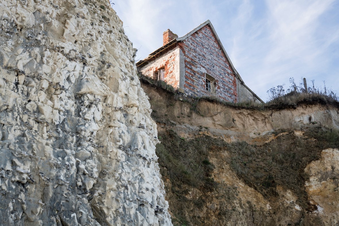 maison en bord de falaise