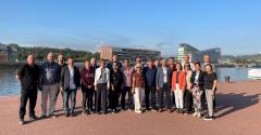 photo de groupe devant la Seine à Rouen 